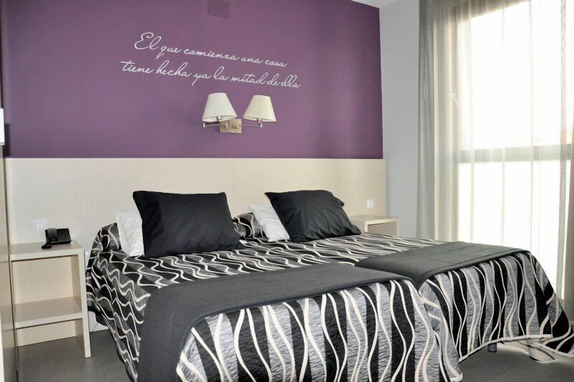Hotel Hm Alfaro Zewnętrze zdjęcie